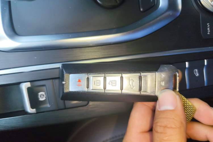 Used Wey VV5 2019 1.5T Two-Wheel Drive Color Pioneer
