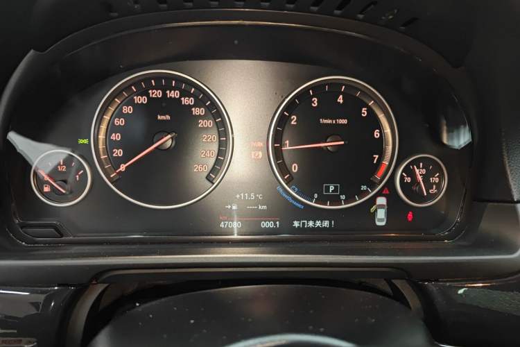 Used BMW 5 Series 2014 520Li Elegant Model
