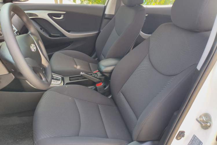 Used Hyundai Elantra 2015 1.6L Automatic Leading Model
