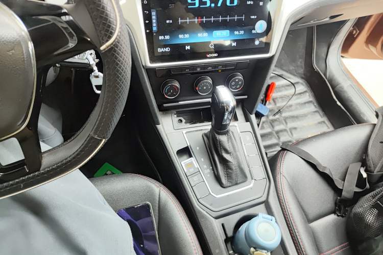 Used Volkswagen Lamando 2015 230TSI DSG Fashion Edition
