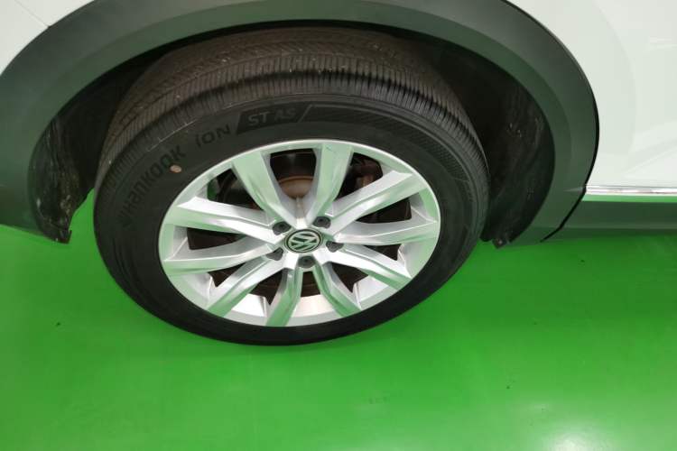 Used Volkswagen T-ROC 2019 230TSI DSG Two-Wheel-Drive Advanced Version China VI Standard
