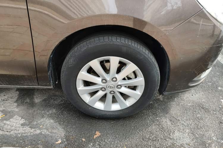 Used Buick GL8 2015 2.4L Luxury Business Premium Edition
