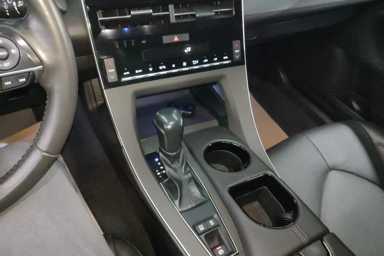 Used Toyota Avalon 2019 2.0L Luxury Edition China VI Standard
