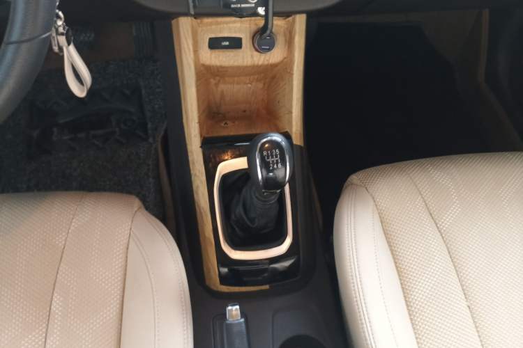 Used Baojun 310W 2017 1.5L Manual Comfort Model China V Standard