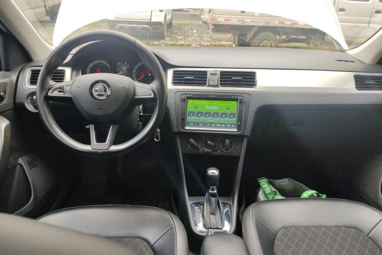 Used Skoda Rapid Spaceback 2018 1.6L Automatic Comfort Edition