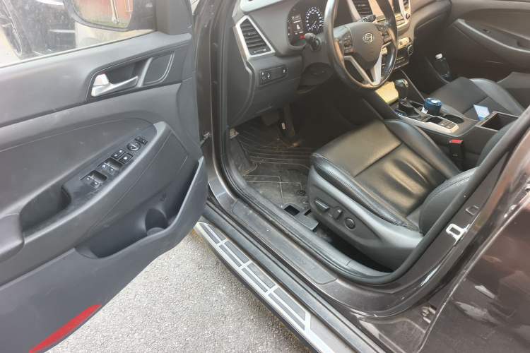 Used Hyundai Tucson 2018 1.6T Dual-Clutch Two-Wheel Drive 15th Anniversary Special Edition
