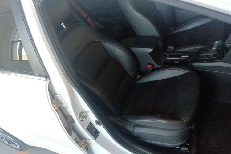 Used Hyundai Elantra 2020 1.4T Dual-Clutch Xuan Dong · Dynamic Version
