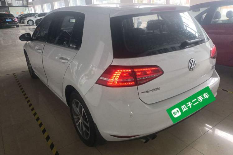 Used Volkswagen Golf 2016 230TSI Automatic Luxury Version
