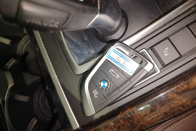 Used BMW X5 2015 xDrive28i
