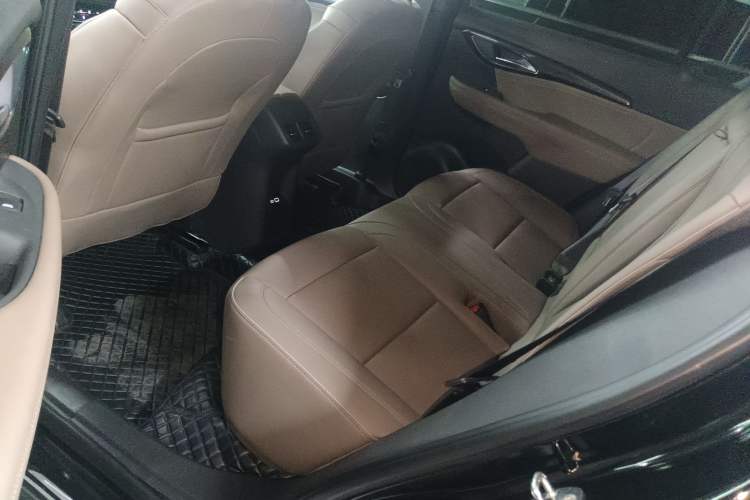 Used Buick Envision 2022 Encore Plus 652T Five-Seat Luxury Model
