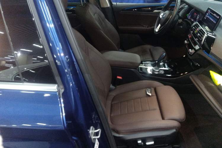 Used BMW iX3 2021 Updated Leading Edition
