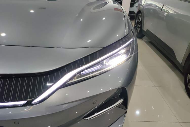 Used BYD Song L EV 2025 Intelligent Driving Version 602 km Range LiDAR-equipped All-Wheel-Drive Type