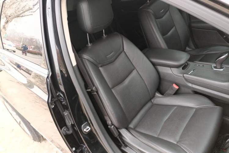 Used Cadillac XT5 2018 25T Luxury Model
