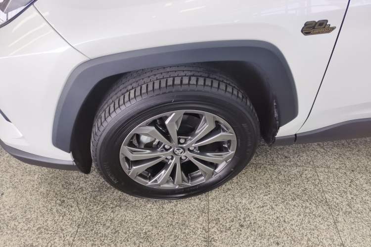 Used Toyota RAV4 2023 2.0L CVT Two-Wheel Drive Fashion Plus Edition
