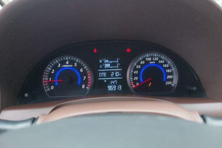 Used Zotye Z300 2014 1.5L Urban Edition Manual Luxury Model