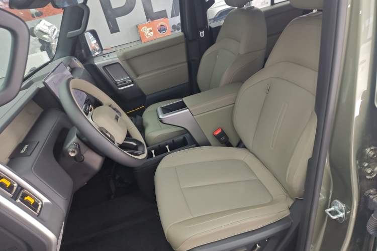 Used  V23 2025 501 Four-Wheel Drive Intelligent Driving Version
