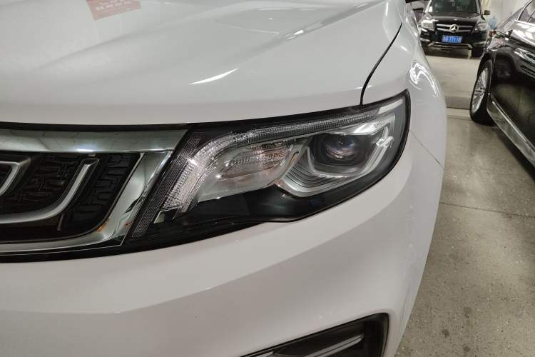 Used Geely Auto Emgrand X7 Sport 2018 1.8TD Automatic Two-Wheel Drive Smart 4G Connected Version