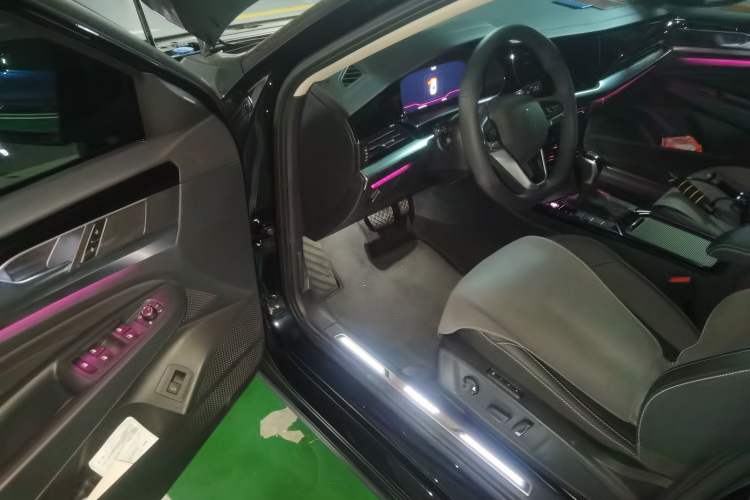 Used Volkswagen Passat 2024 380TSI Luxury Edition
