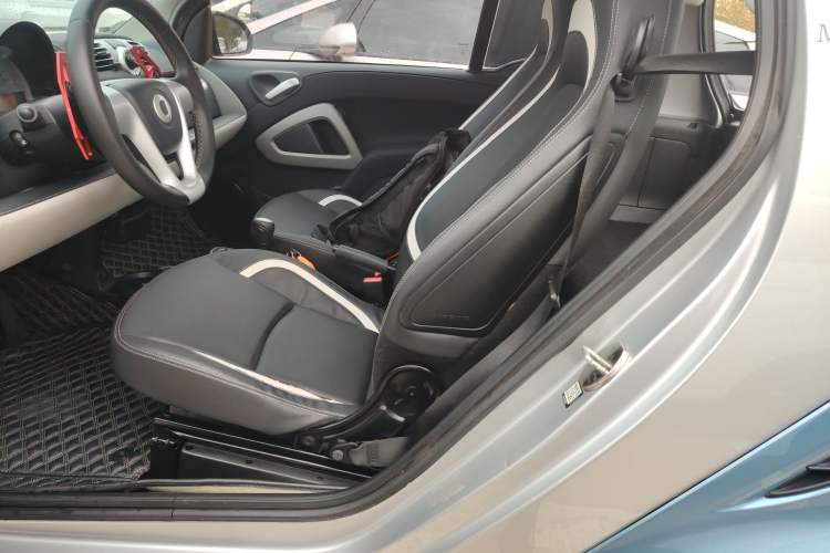 Used  fortwo 2014 1.0 MHD Hardtop City Lightwave Passion Edition
