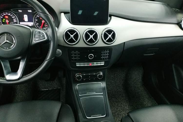 Used Mercedes-Benz B-Class 2017 B 200 Sport Edition
