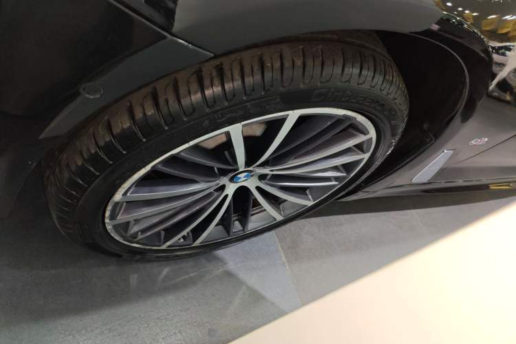 Used BMW 5 Series 2023 530Li Leading Model M Sport Package
