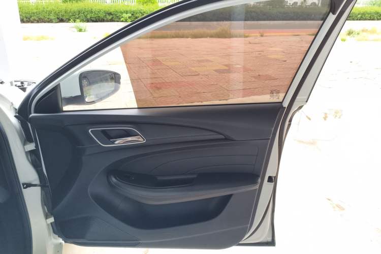 Used Roewe i5 2019 1.5L Automatic 4G Connected Linghao Flagship Edition
