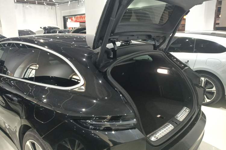 Used Nio ET5T 2025 75 kWh Touring