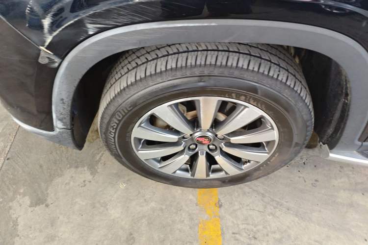 Used Roewe RX8 2019 30T Smart Connectivity Two-Wheel Drive Supreme Flagship Edition
