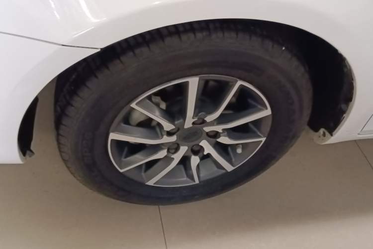 Used Geely Auto Emgrand 2019 Leading Edition 1.5L CVT Luxury Model China VI Standard
