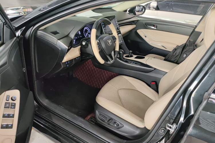 Used Toyota Avalon 2019 Dual-Engine 2.5L Luxury Edition China VI Standard
