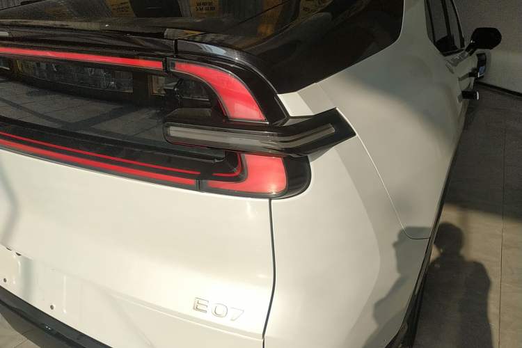 Used  E07 2025 All-Electric 4x4 90kWh Ultra High-Performance Edition
