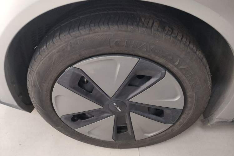 Used AION Y 2023 Younger