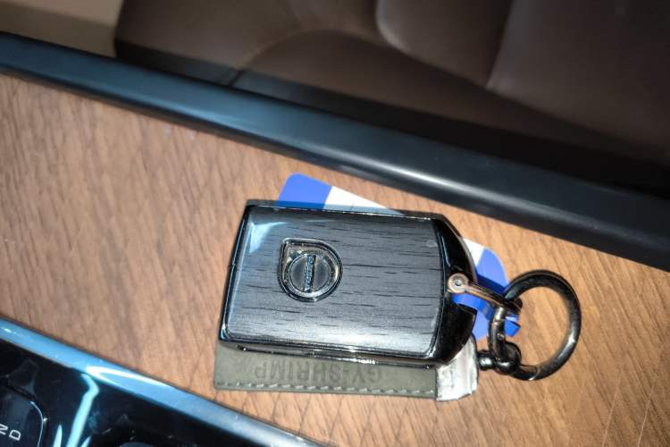 Used Volvo S90 2024 B5 Zhiyi Luxury Edition
