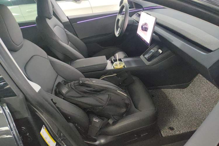 Used Tesla Model 3 2025 Rear-Wheel-Drive Version
