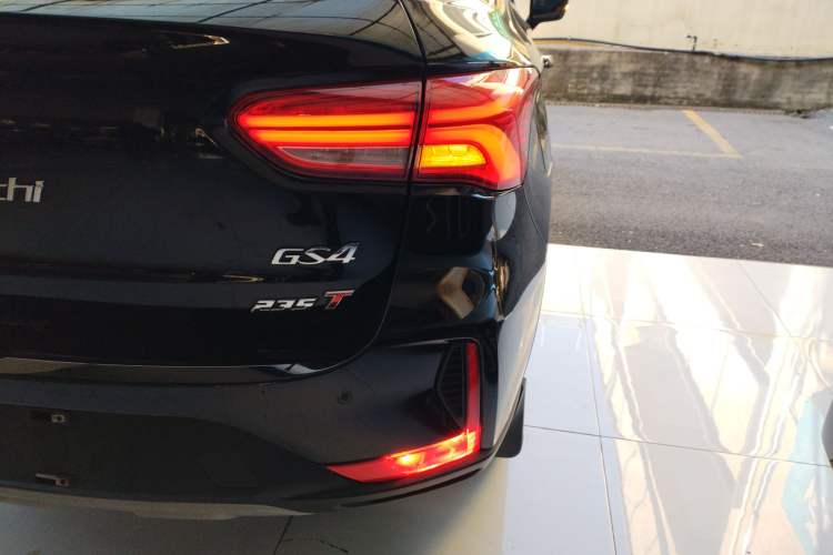 Used GAC Trumpchi GS4 2018 235T Manual Two-Wheel Drive Elite Edition
