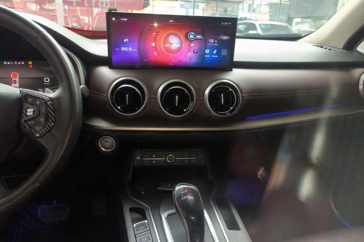 Used Wey VV6 2021 2.0T Two-Wheel Drive Smart Plus
