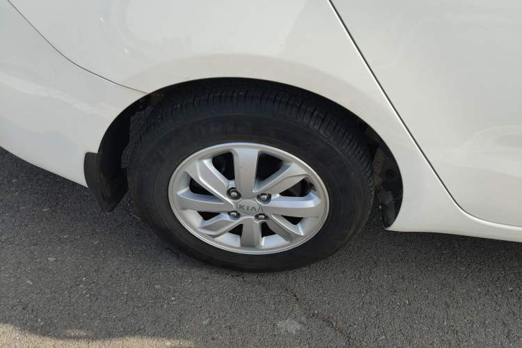 Used Kia K2 2015 Sedan 1.4L MT GLS
