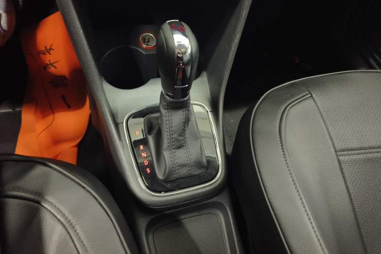 Used Volkswagen Polo 2016 1.6L Automatic Comfort Model
