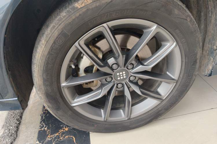 Used  E5 PLUS 2026 Model, 165km Long-Range First-Adoption Edition, 7-seater
