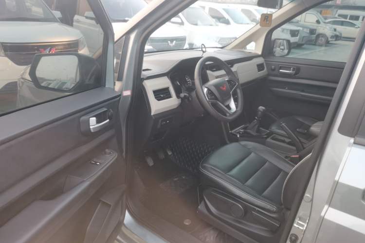 Used Wuling Zhengcheng 2021 1.5T Manual Luxury Version
