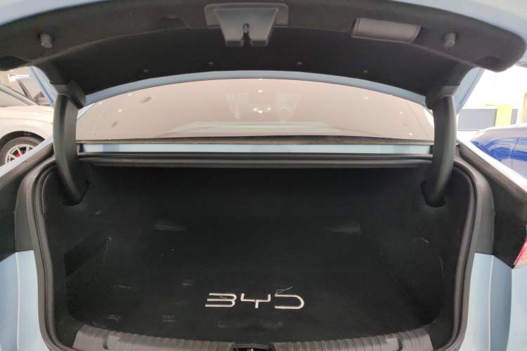 Used BYD Seal 2022 550 km Standard Range Rear-Wheel Drive Prestige Version
