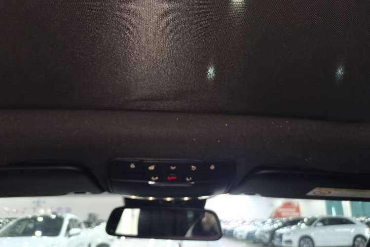 Used Mercedes-Benz GLC 2018 Facelift GLC 260 4MATIC Luxury Edition