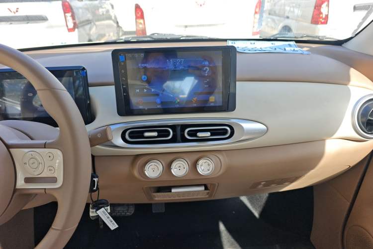 Used Wuling Hongguang MINIEV 2025 Four-Door Version Advanced Edition
