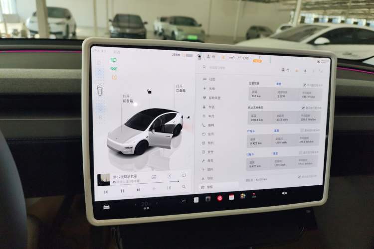 Used Tesla Model Y 2025 Long-Range All-Wheel-Drive Version
