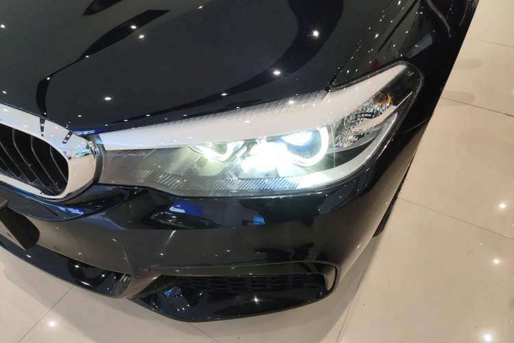 Used BMW 5 Series 2019 Restyled 525Li M Sport Package
