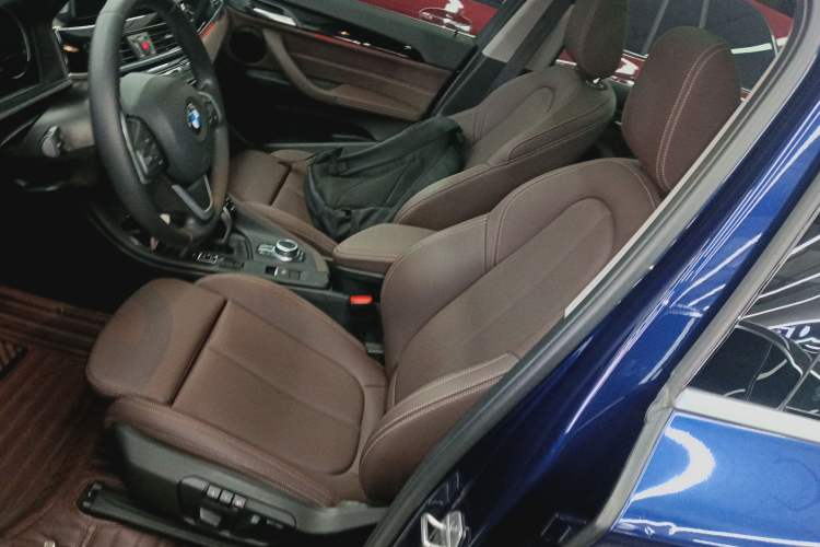 Used BMW X1 2020 sDrive25Li Leading Model
