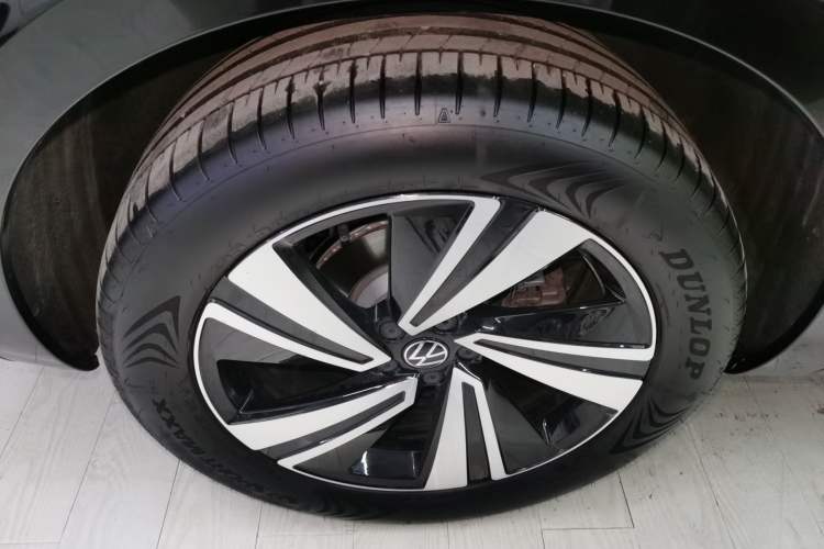 Used Volkswagen Tavendor 2024 Facelifted 380TSI All-Wheel Drive R-Line Cruise Premium Edition