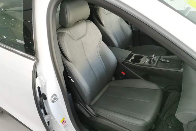 Used BYD Qin PLUS 2025 DM-i Smart Drive 55KM Beyond Model
