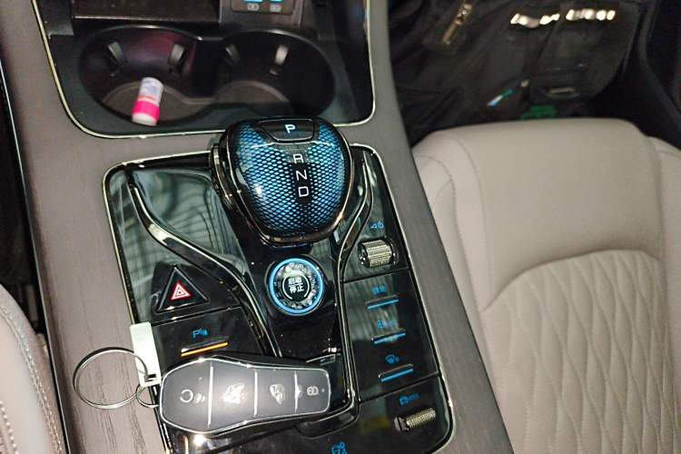 Used BYD Han 2025 DM-i Intelligent Driving Edition 125KM LiDAR Flagship Model
