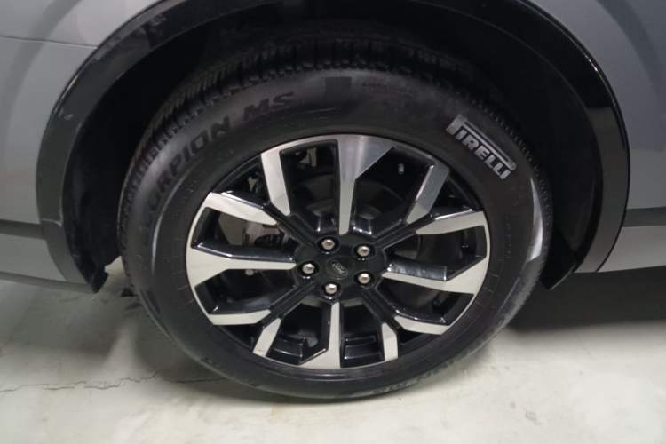 Used Ford Edge 2025 Ford Explorer L 2.0T EcoBoost E-Hybrid Four-Wheel-Drive 7-Seater Supreme Model
